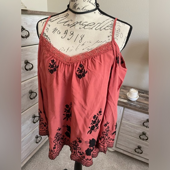 Cold shoulder embroidered blouse - Picture 1 of 9